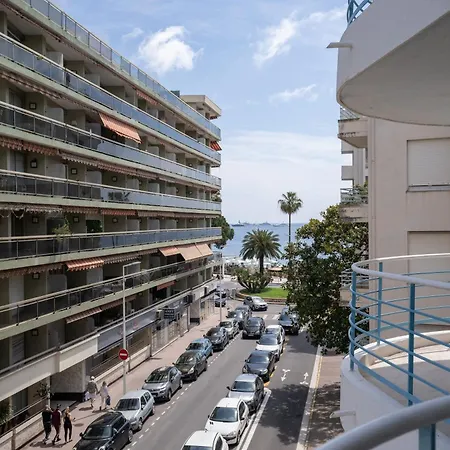 A 1min Des Plages, Juan Les Pins Apartment Antibes